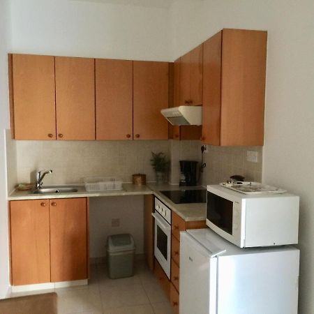 Davi'S Studio Apartment Пафос Екстериор снимка